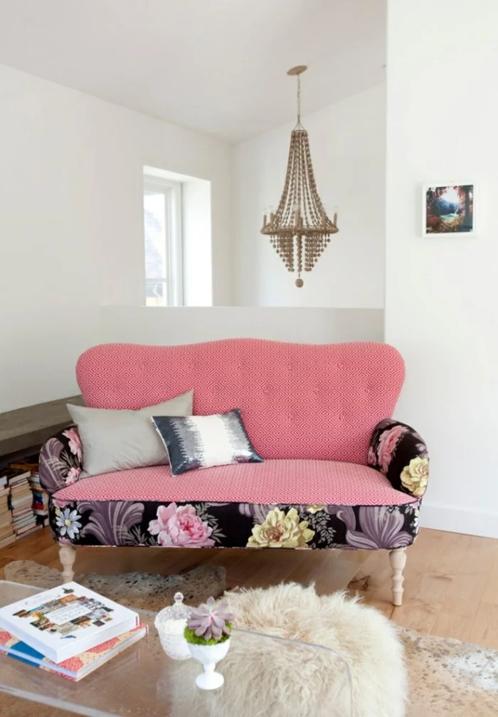 designer sofa als rosa akzent