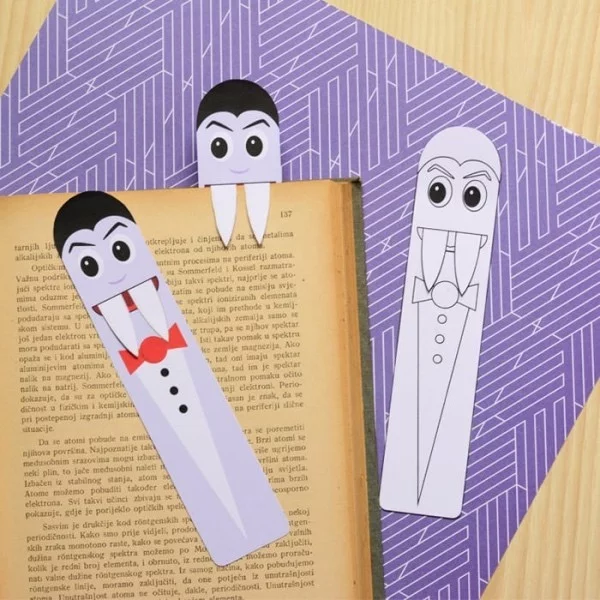 Lesezeichen aus Papier in Form von Vampiren
