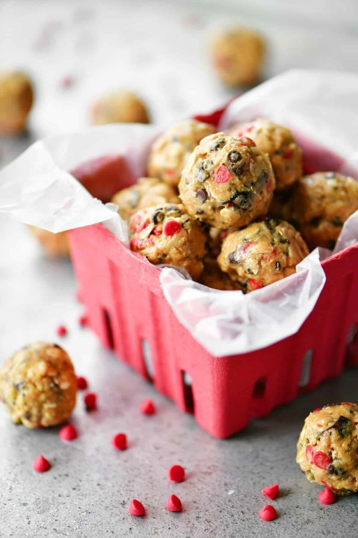 energy balls rezept kirschen schokolade gesundes frühstück geschenkidee