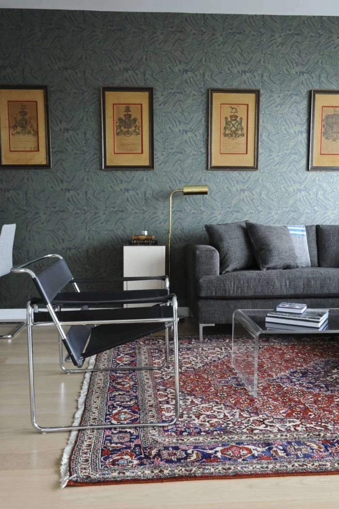 perserteppiche wohnzimmer graues sofa transparenter couchtisch