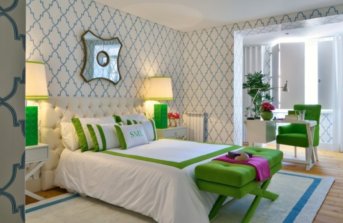 tapeten schlafzimmer ideen neutrales muster grüne möbelstücke