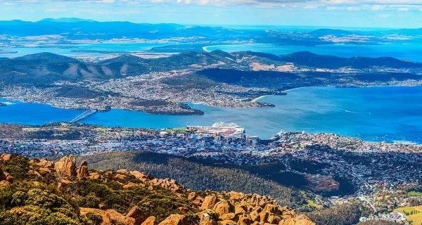 Sternzeichen Zwillinge Australien Panoramabild von oben Tasmanien Insel