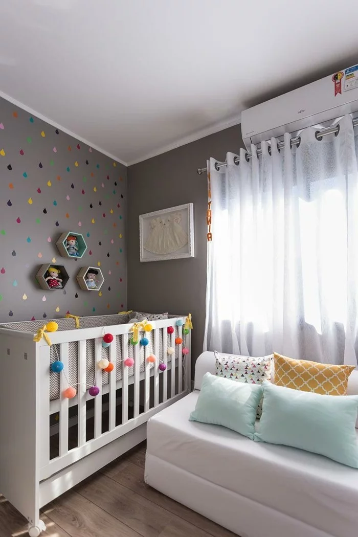 babyzimmer deko ideen wanddesign tropfen dielenboden