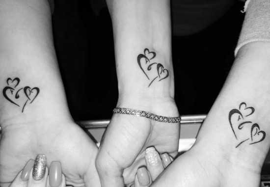 herz freundschaftstätowierung tatoo handgelenk