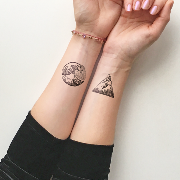 Frau kleine tattoos Kleine Tattoos