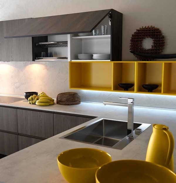küchen inspiration gelbe akzente gerade linien italienischer stil