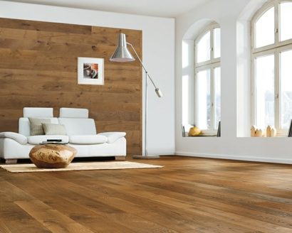 Laminat an die Wand bringen und für ein stilvolles Wanddesign sorgen