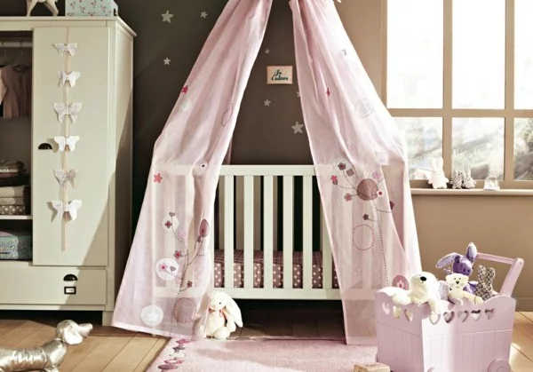 mädchen babyzimmer rosa grau kombination beige wände