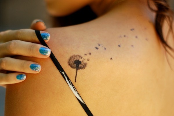 Nacken frauen tattoos für Filigrane Tattoos