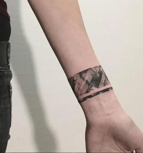 Armband-Tattoo in Blackwork 