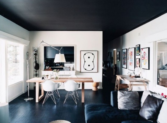 schöne decken wohnzimmer schwarze decke weiße wände