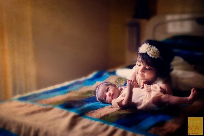 baby fotos ideen fotoshooting ideen kreativ lustige babybilder geschwisterliebe