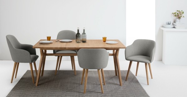 esszimmerstühle mit armlehne skandinavisches design grauer teppich