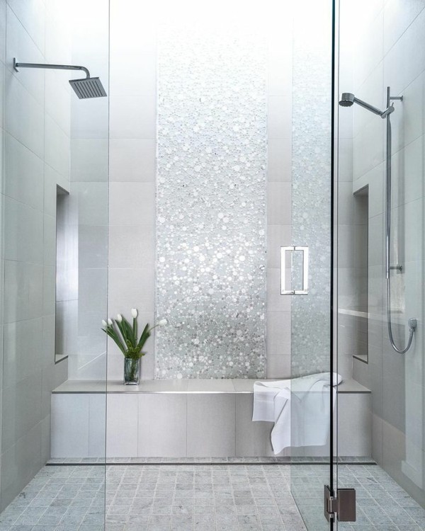 glastüren elegant durchsichtig geräumiges badezimmer