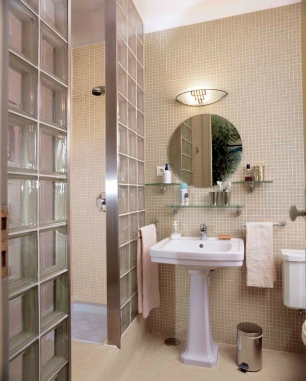 runder badspiegel gemütliches badezimmer einrichten beige