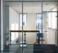 Bürotrennwand aus Glas- so macht die Arbeit richtig viel Spaß