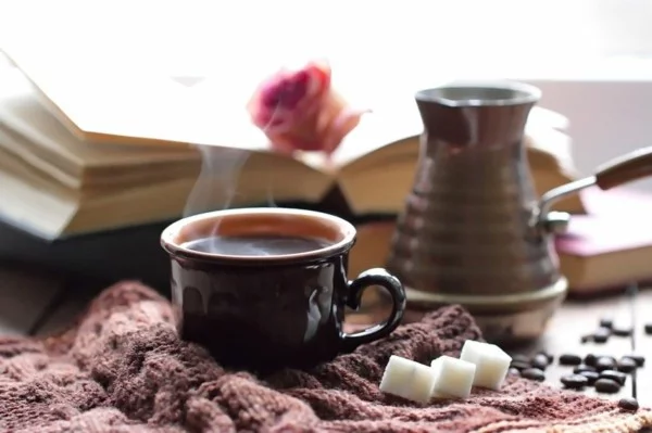expressives schreiben türkischen kaffee trinken