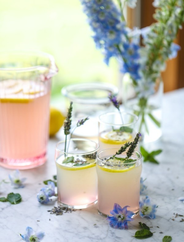 Das einfachste Lavendelsirup Rezept: Der Sommer kann schon richtig ...