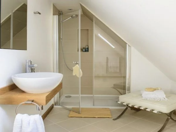 Badezimmer Ideen für kleine Bäder holzlatten duschkabine