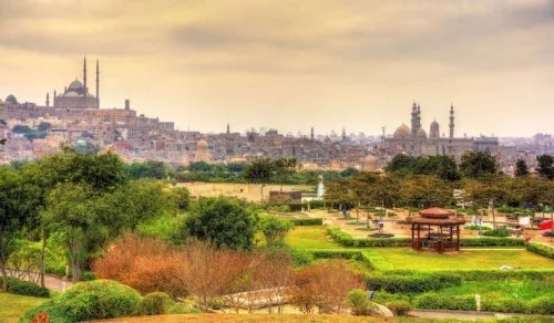 Blick auf Zitadelle und Muhammad Ali Moschee vom Al-Azhar- Park Kairo schönste Picknick Orte der Welt