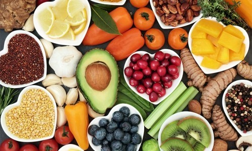 Goldene Regeln gesunde Ernährung frisches Obst Gemüse Nüsse