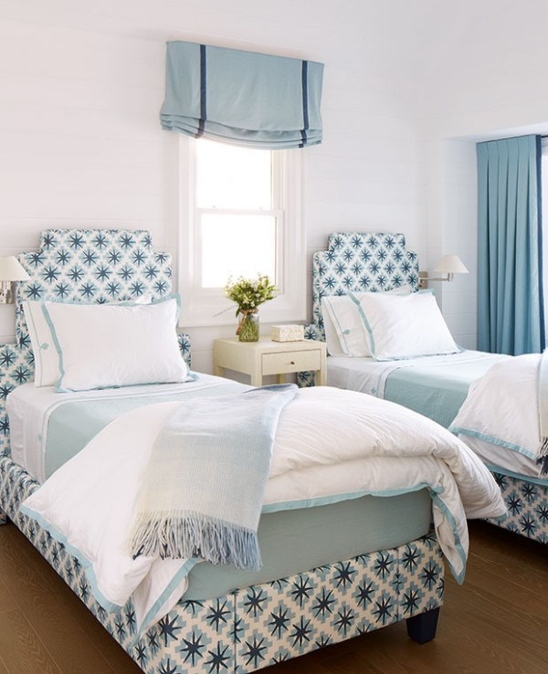Gästezimmer in weiß hellblau ausgeführt stark ausgeprägtes Urlaubsfeeling