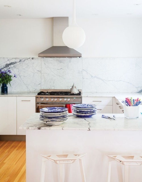 Marmor Küchenrückwand helle moderne Küche