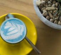 Blue Moon Milk: Das neuste Trendgetränk in Sachen natürliche Schlafmittel