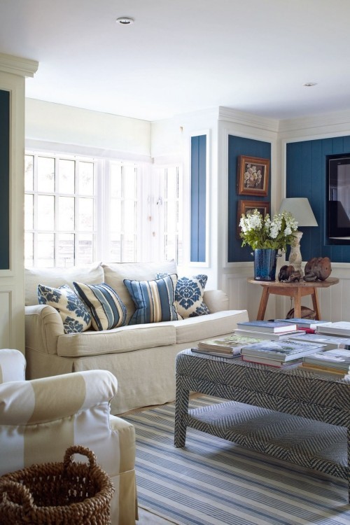 weiß blaue kontraste wohnzimmer ideen