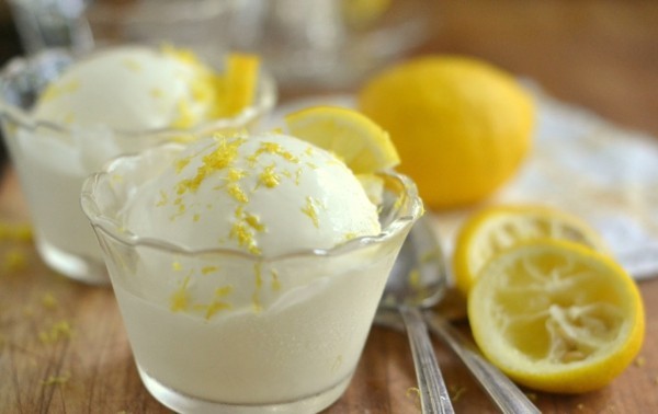 yoghurt mit zitronen gesunde lebensmittel