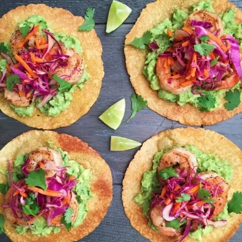 Fisch grillen -Gegrillte Garnelen mit Rotkrautsalat auf Tacos