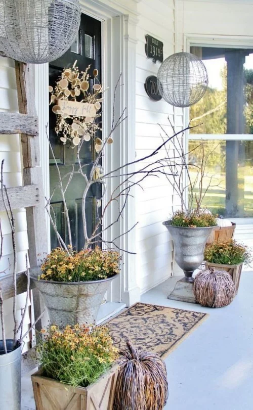 Herbstdeko basteln - den Hauseingang mit Gaben der Natur dekorieren 