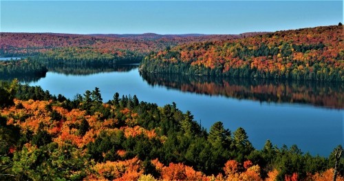 Kanada atemberaubende Landschaften schöne Herbstfarben um Rock Lake in Algonquin Park Ontario