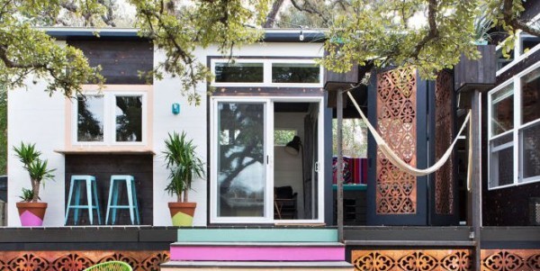 Tiny Houses modernes kleines Haus Veranda Glastüren