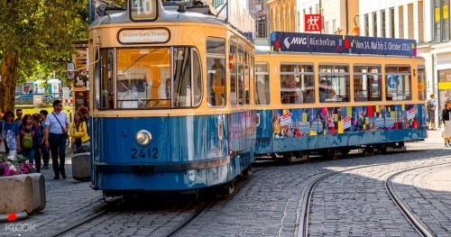 ausgewählte Reiseziele im September München Deutschland Straßenbahn München Tram Stadtmitte