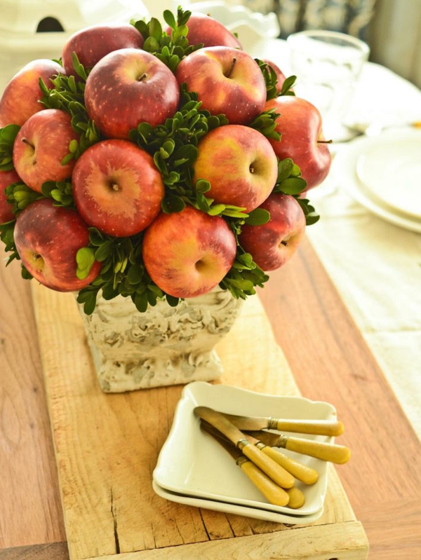 tischdeko herbst äpfel buchsbaum