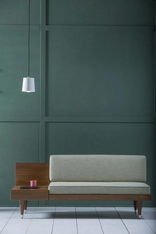 Elegantes simples Design Sofa mit integriertem Tisch