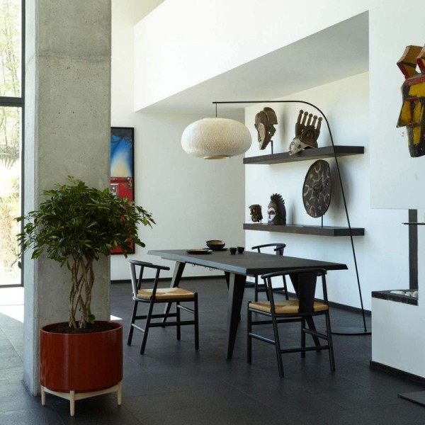 Ideen für Zimmerpflanzen-Deko minimalistisch eingerichtetes Zimmer mit Ethno-Elementen