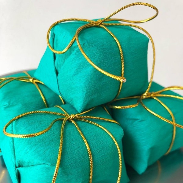 grüne geschenkverpckung weihnachtsbastelideen