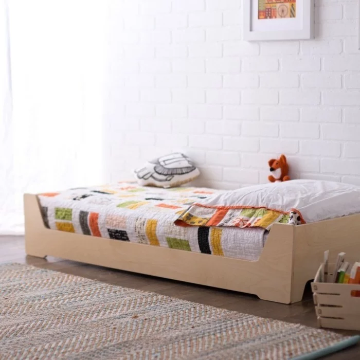 moderne Gestaltungsidee für bequemes Montessori Bett mit Rahmen 