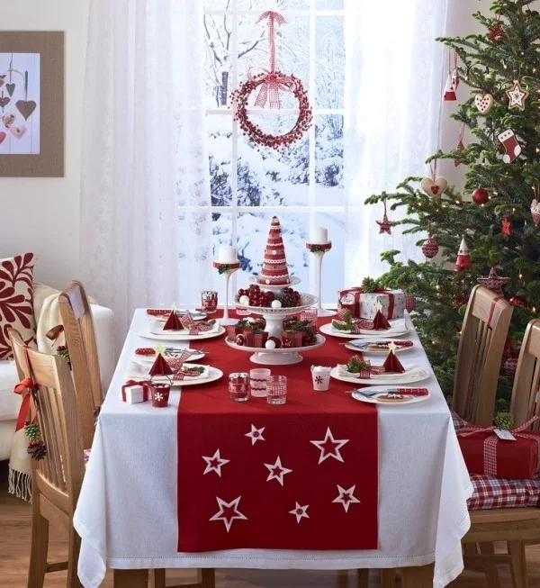 weihnachtliche Tischdeko klassisch