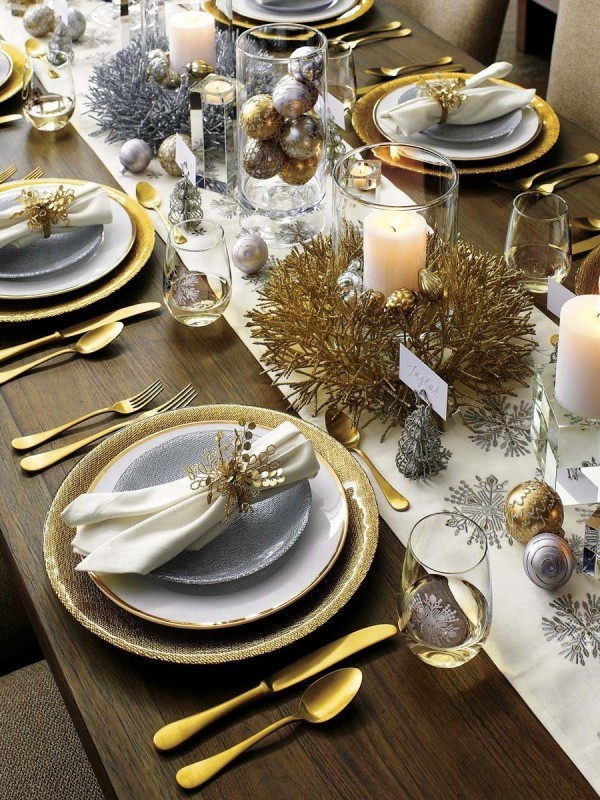weihnachtliche Tischdeko goldbesteck tesserrand