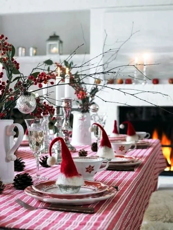 weihnachtliche Tischdeko mützen