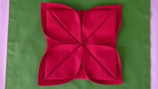 rote blume stoff servietten falten weihnachten