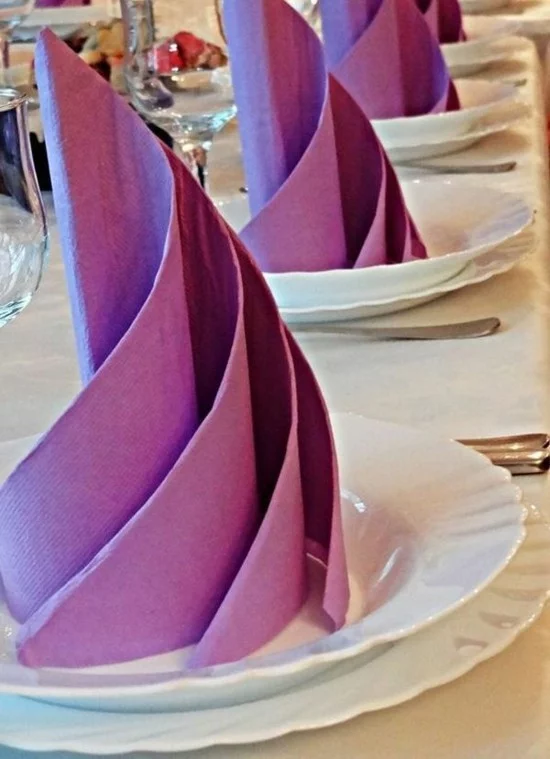 servietten falten weihnachten abstrakt lila
