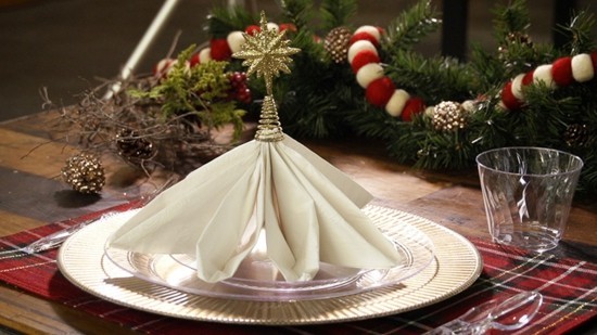 tannenbaum weiß tischdeko servietten falten weihnachten