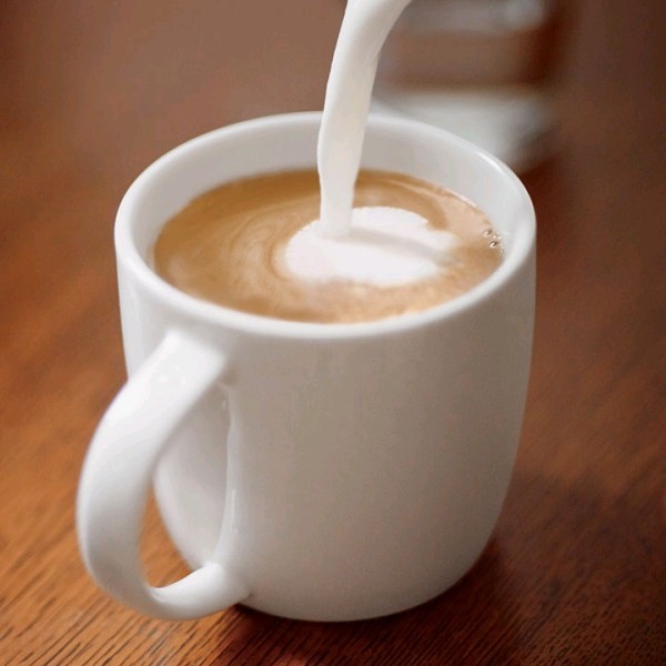 Kaffee trinken Kaffee mit Milch das beliebteste Getränke