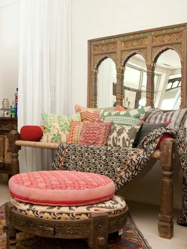 bodenkissen spiegel orientalisch einrichten wohnzimmer
