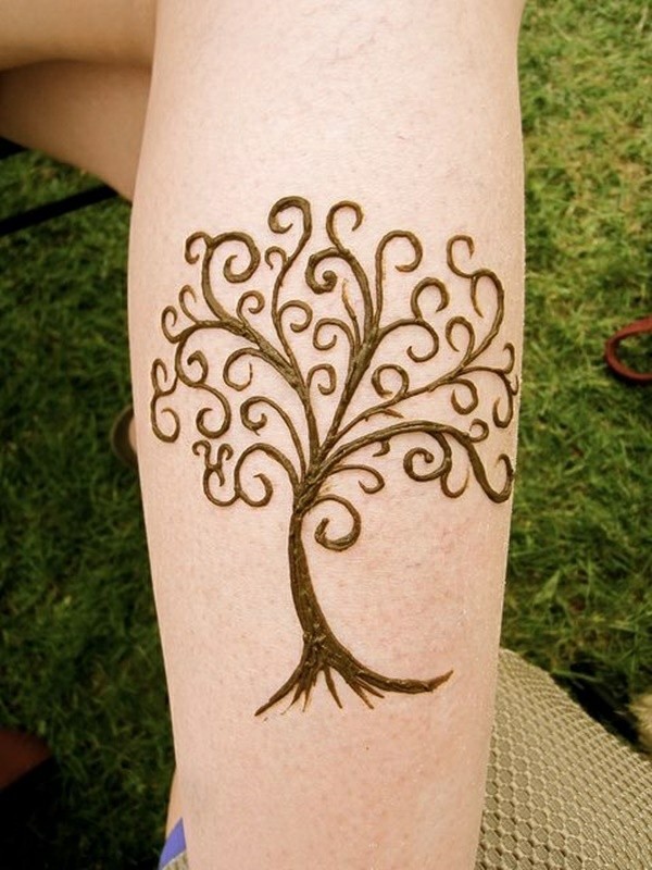 henna tattoo ideen baum am unterschenkel