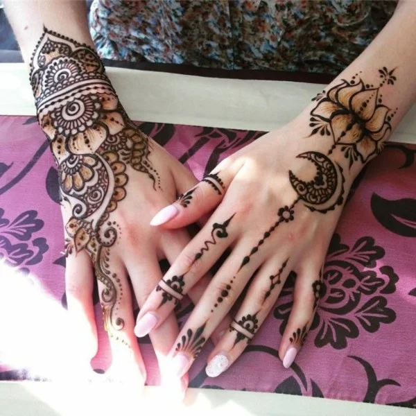mondsichel lotos tattoo ideen henna